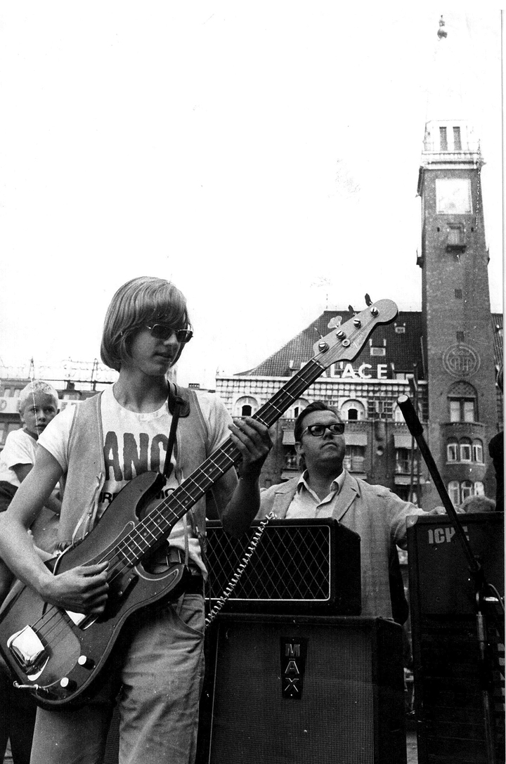 Torsten Olafsson sammen med ACHE p Rdhuspladsen i august 1969